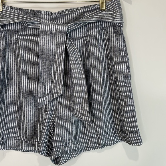 Dynamite Pinstripe Linen Blend High Waist Shorts Tie-Front Grey White Elastic L - Picture 4 of 11